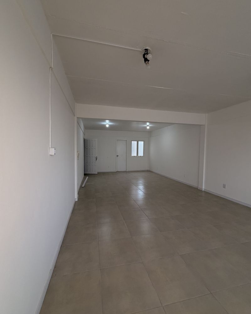 Sala com 1 banheiro para alugar no bairro Centro, Taquara