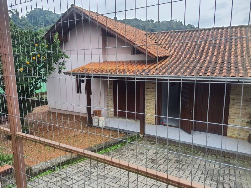 Casa com 3 quartos e 1 banheiro para alugar no bairro Vila Nova, Igrejinha