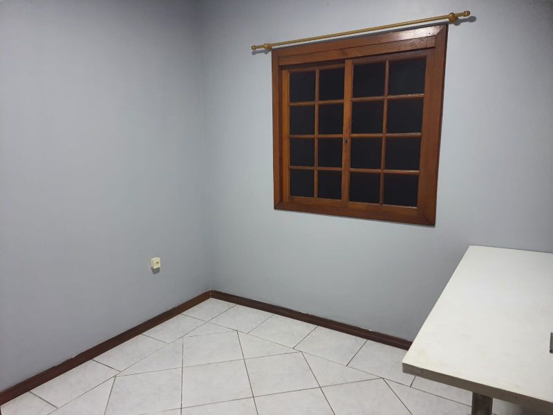 Casa com 3 quartos e 1 banheiro para alugar no bairro Vila Nova, Igrejinha