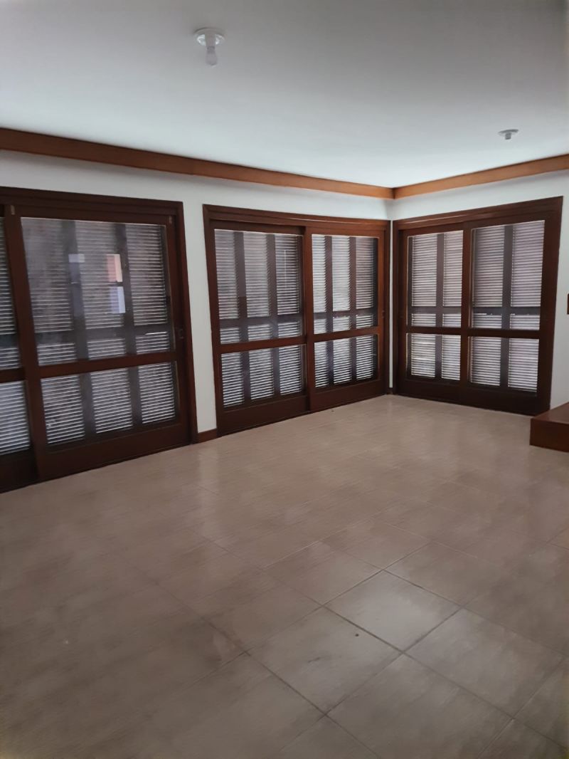 Apartamento com 3 quartos, 5 banheiros e 612m² para alugar no bairro Centro, Igrejinha