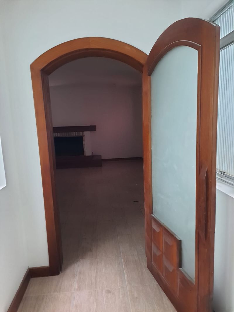 Apartamento com 3 quartos, 5 banheiros e 612m² para alugar no bairro Centro, Igrejinha
