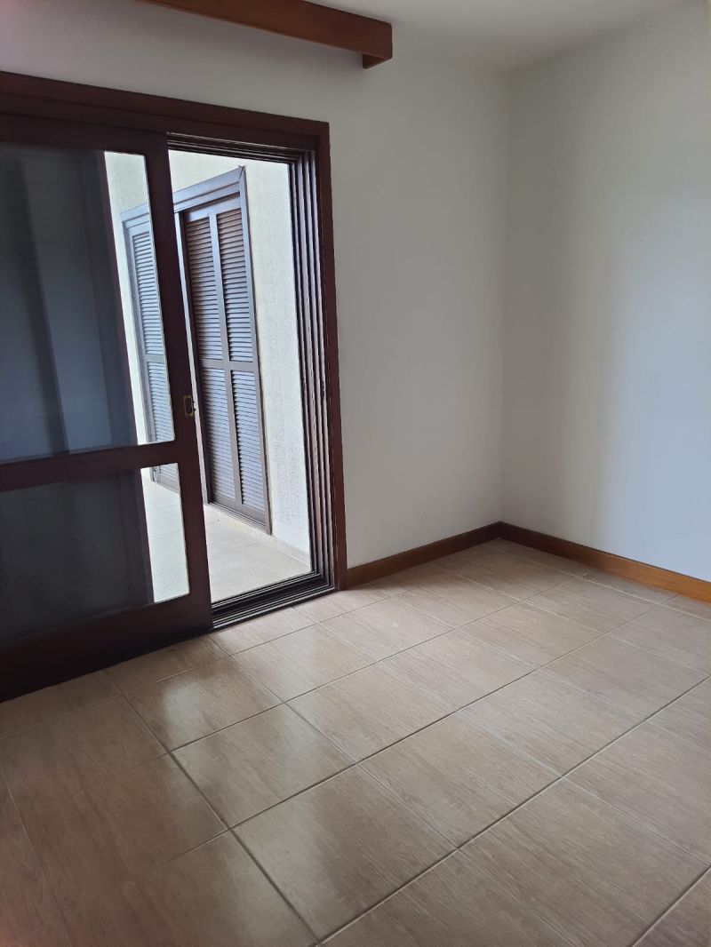 Apartamento com 3 quartos, 5 banheiros e 612m² para alugar no bairro Centro, Igrejinha