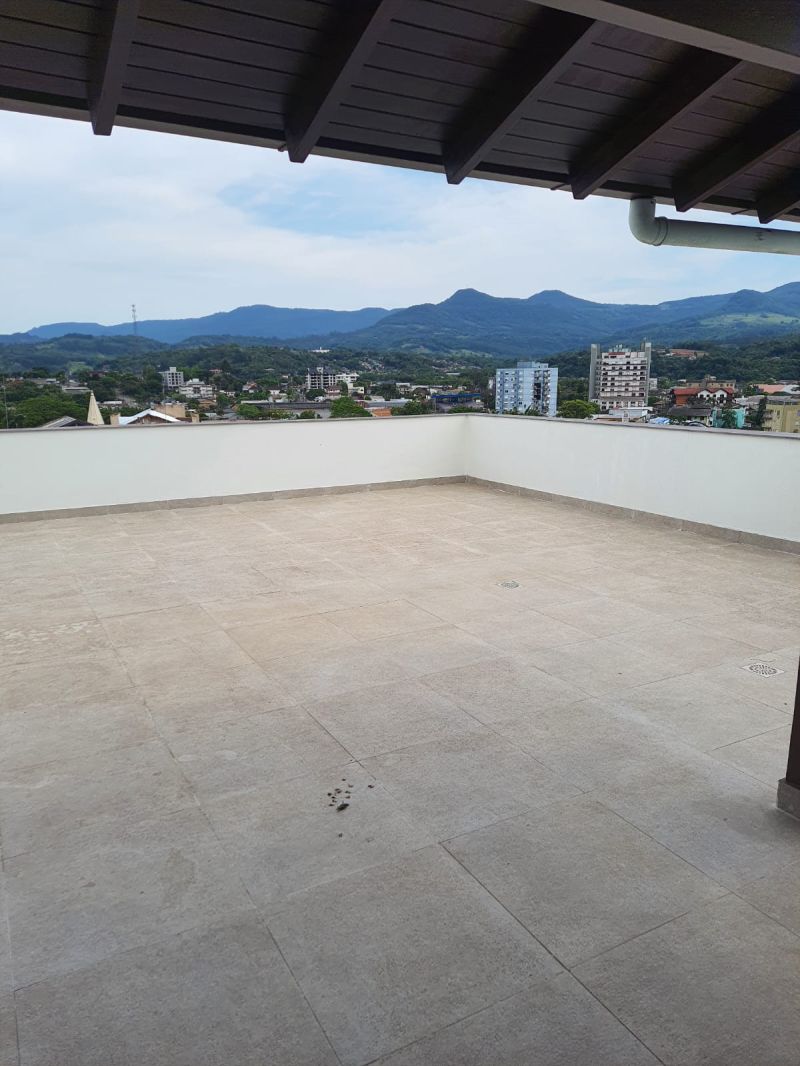 Apartamento com 3 quartos, 5 banheiros e 612m² para alugar no bairro Centro, Igrejinha