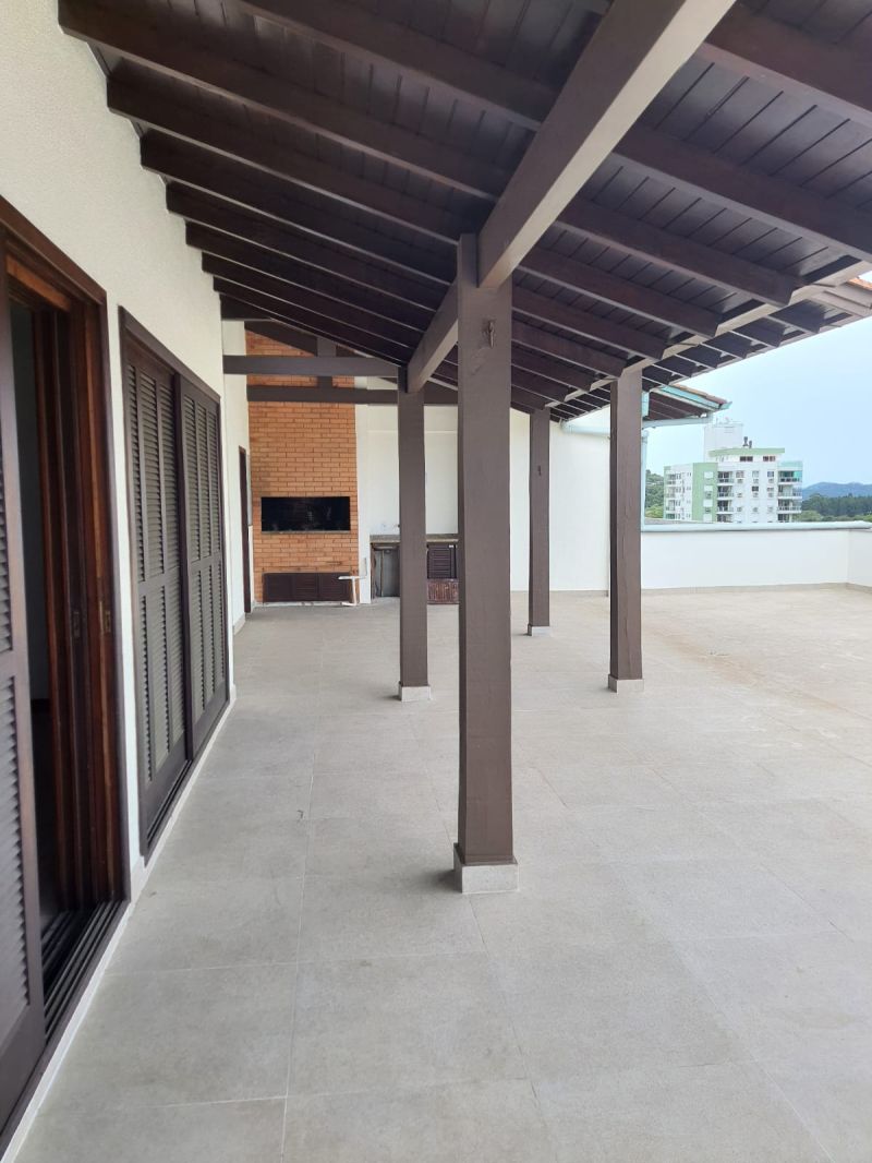 Apartamento com 3 quartos, 5 banheiros e 612m² para alugar no bairro Centro, Igrejinha