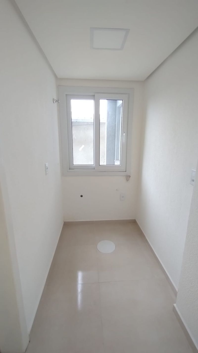 Apartamento para alugar no bairro Guaruja, Parobe