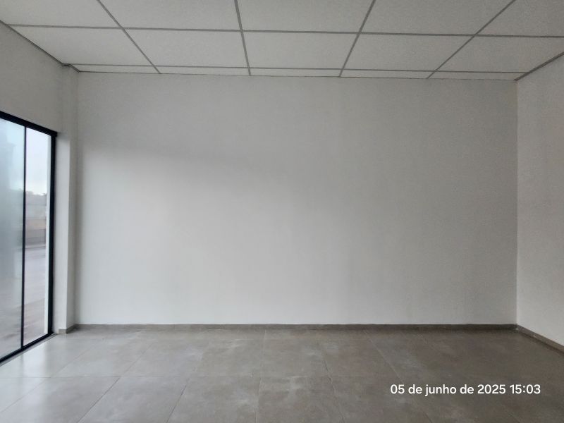Sala com 1 banheiro para alugar no bairro Mundo Novo, Taquara