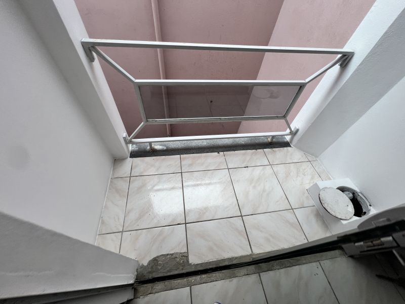 Kitnet com 1 banheiro para alugar no bairro Guaruja, Parobe