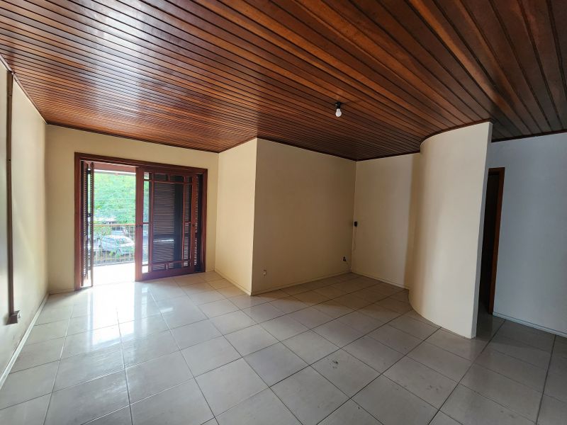 Apartamento com 2 quartos e 1 banheiro para alugar no bairro Centro, Parobe