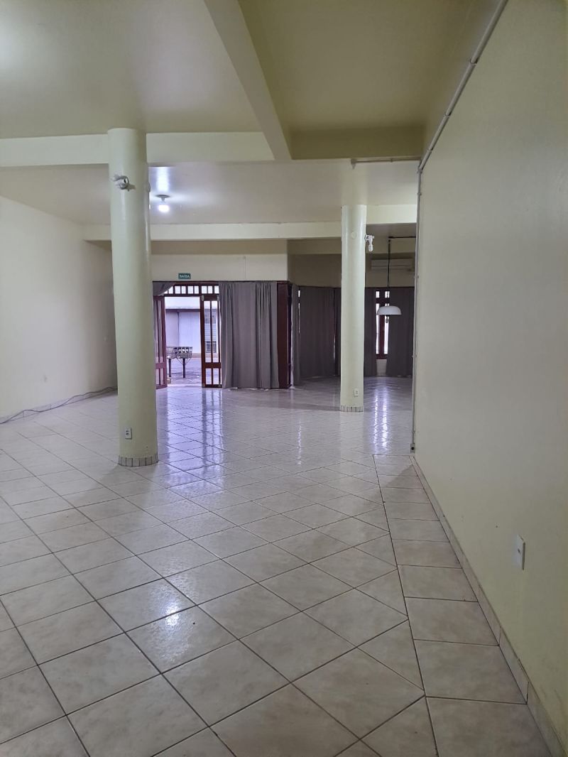 Sala com 1 banheiro para alugar no bairro Centro, Igrejinha