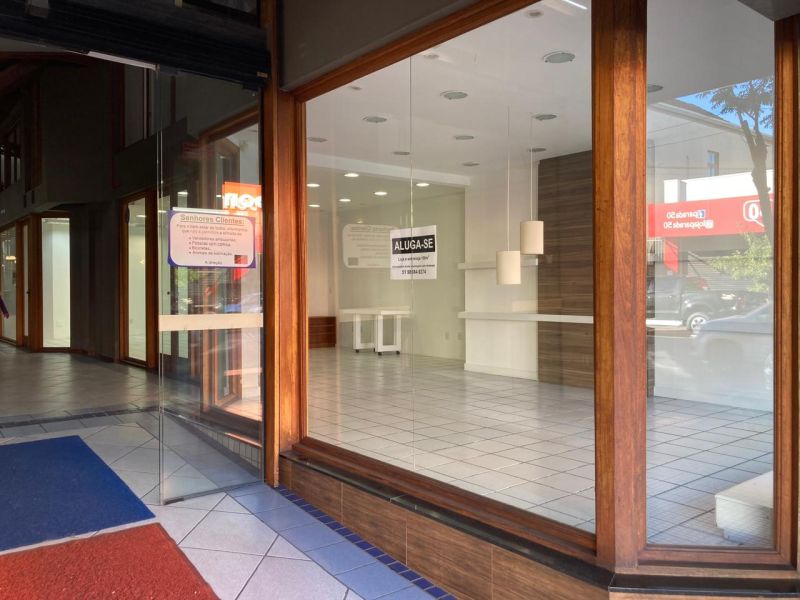 Sala com 1 banheiro para alugar no bairro Centro, Taquara