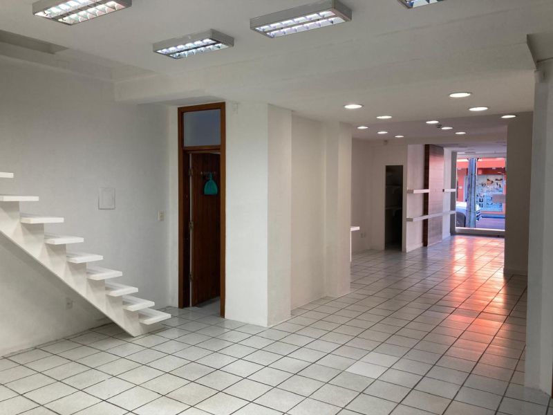 Sala com 1 banheiro para alugar no bairro Centro, Taquara