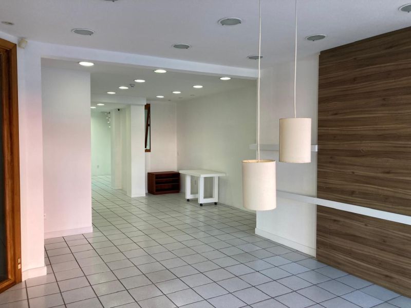 Sala com 1 banheiro para alugar no bairro Centro, Taquara