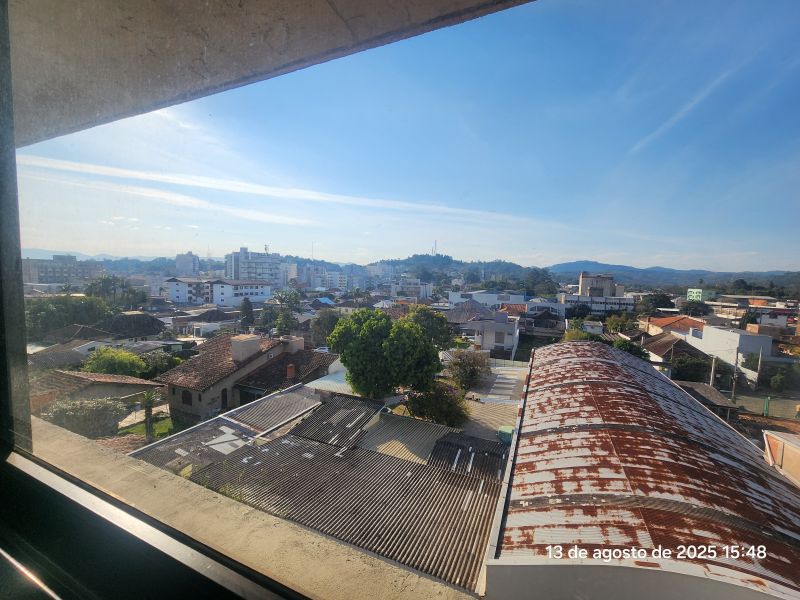 Apartamento com 2 quartos e 1 banheiro para alugar no bairro Centro, Taquara