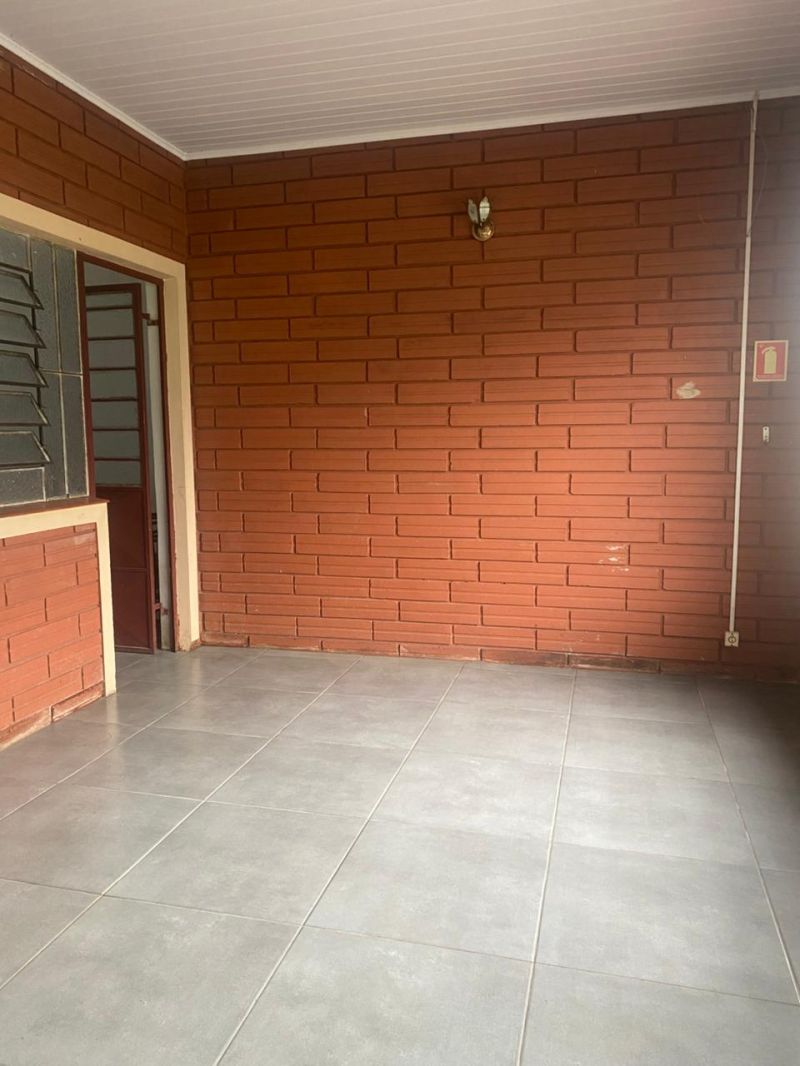 Casa comercial com 3 banheiros para alugar no bairro Santa Cruz da Concordia, Taquara