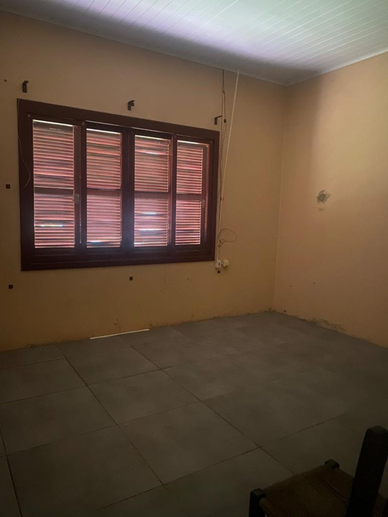 Casa comercial com 3 banheiros para alugar no bairro Santa Cruz da Concordia, Taquara