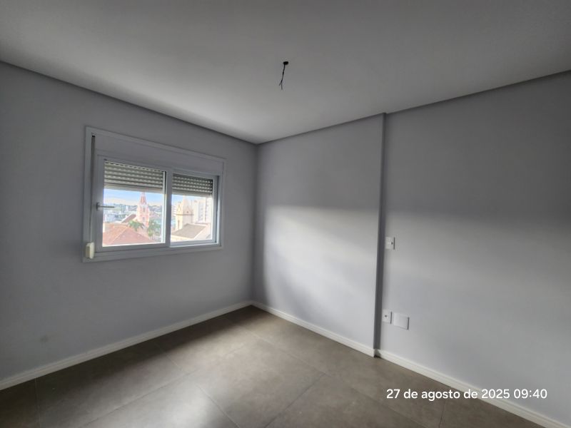 Apartamento com 2 quartos e 1 banheiro para alugar no bairro Centro, Taquara
