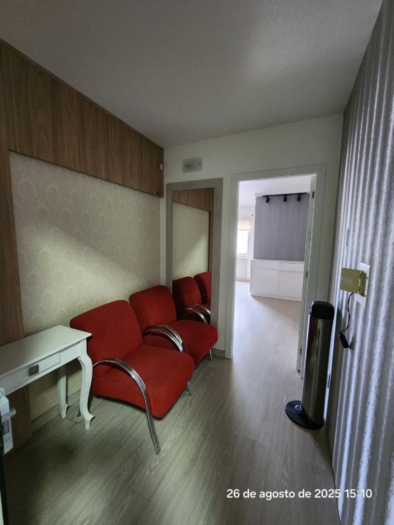 Sala com 1 banheiro para alugar no bairro Centro, Taquara