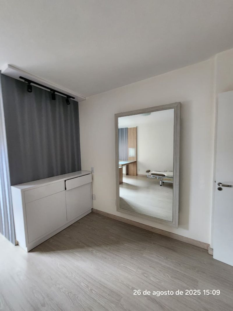 Sala com 1 banheiro para alugar no bairro Centro, Taquara