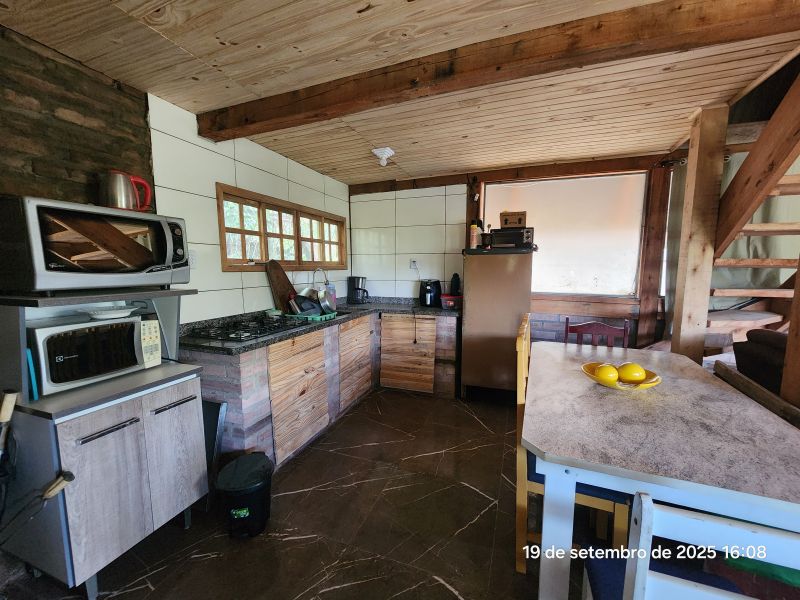 Casa com 2 quartos e 1 banheiro para alugar no bairro Pega Fogo Alto, Taquara
