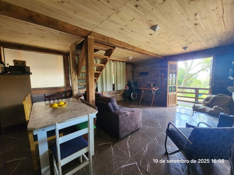 Casa com 2 quartos e 1 banheiro para alugar no bairro Pega Fogo Alto, Taquara