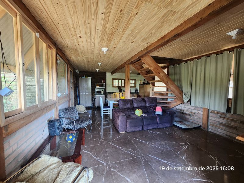 Casa com 2 quartos e 1 banheiro para alugar no bairro Pega Fogo Alto, Taquara