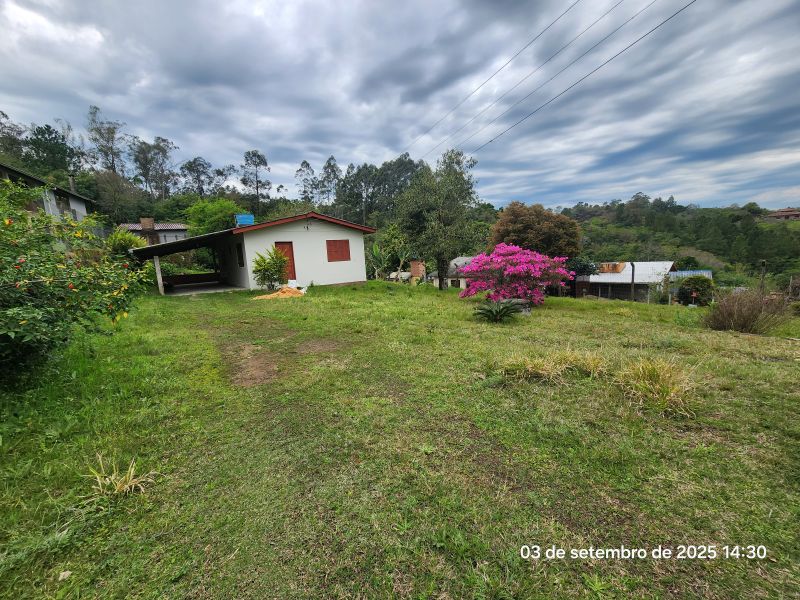 Casa com 2 quartos e 1 banheiro para alugar no bairro Fazenda Fialho, Taquara