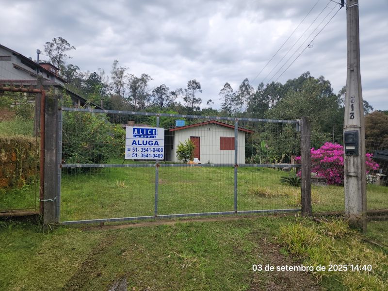 Casa com 2 quartos e 1 banheiro para alugar no bairro Fazenda Fialho, Taquara