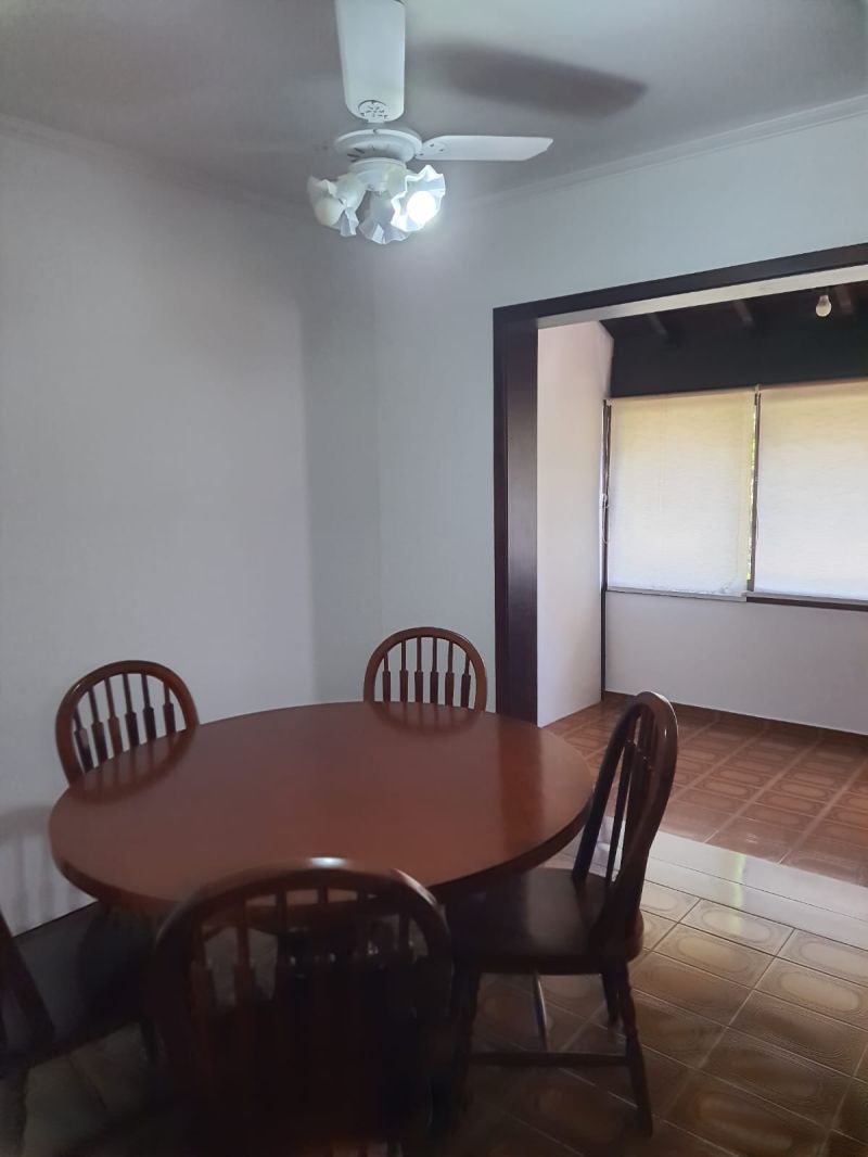 Apartamento com 3 quartos e 2 banheiros para alugar no bairro Centro, Igrejinha