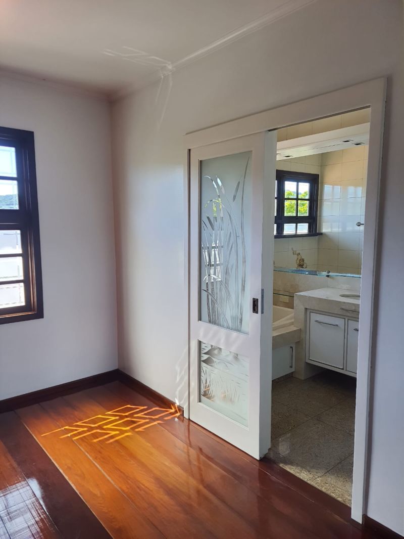 Apartamento com 3 quartos e 2 banheiros para alugar no bairro Centro, Igrejinha