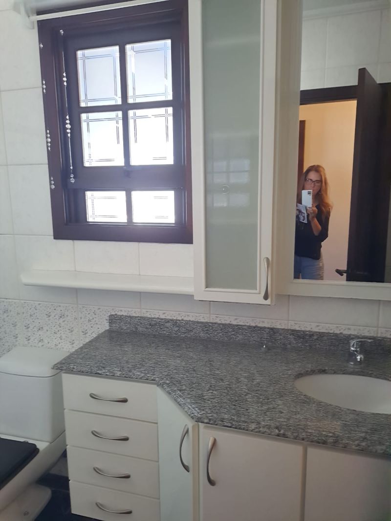 Apartamento com 3 quartos e 2 banheiros para alugar no bairro Centro, Igrejinha