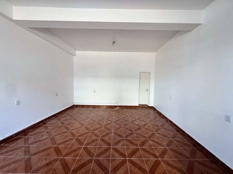 Sala com 1 banheiro para alugar no bairro Centro, Taquara