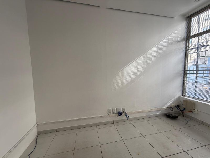 Sala com 41m² para alugar no bairro Centro, Taquara