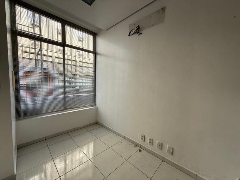 Sala com 41m² para alugar no bairro Centro, Taquara