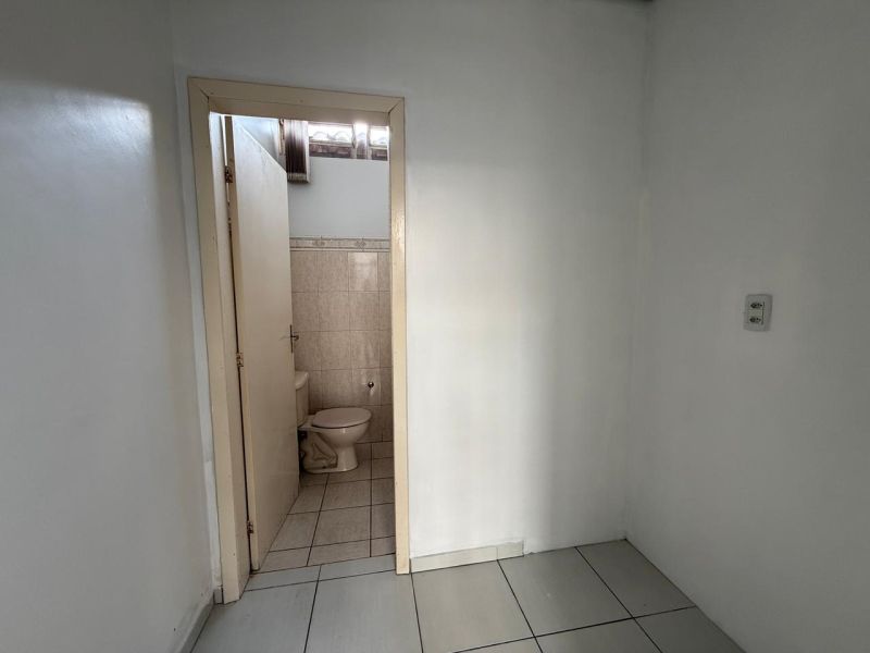 Sala com 41m² para alugar no bairro Centro, Taquara