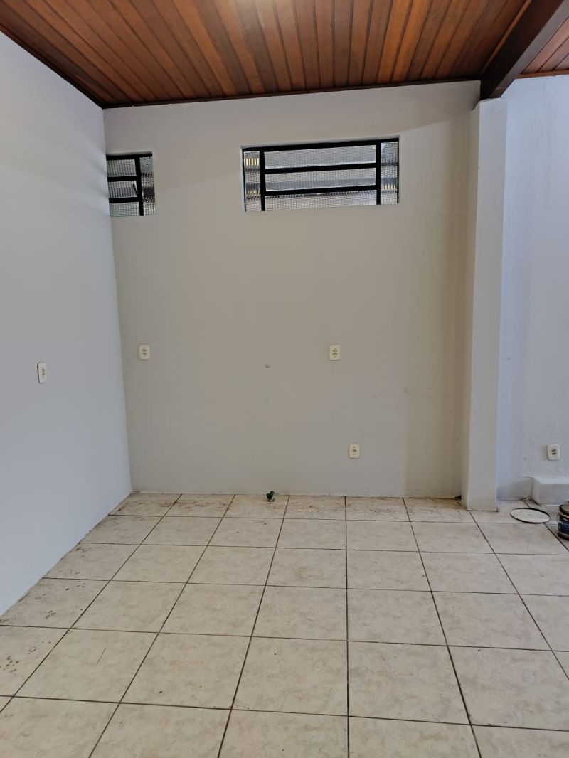 Apartamento com 1 quarto e 1 banheiro para alugar no bairro Centro, Parobe