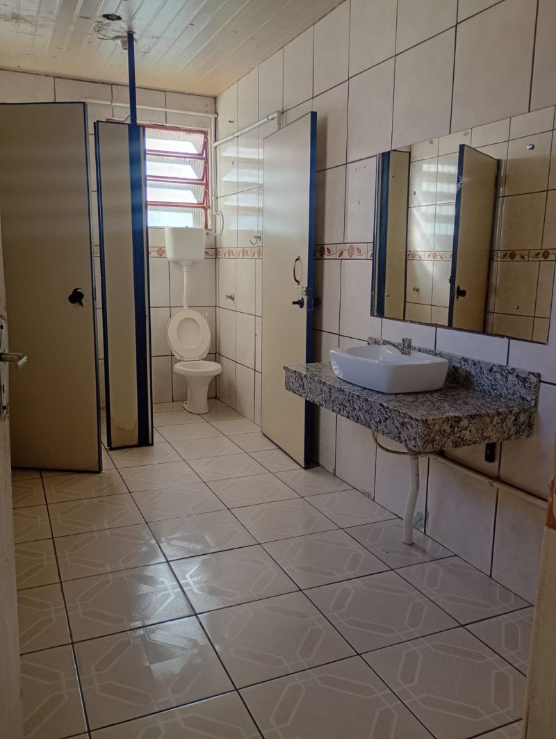 Prédio com 5 banheiros e 546m² para alugar no bairro Centro, Parobe