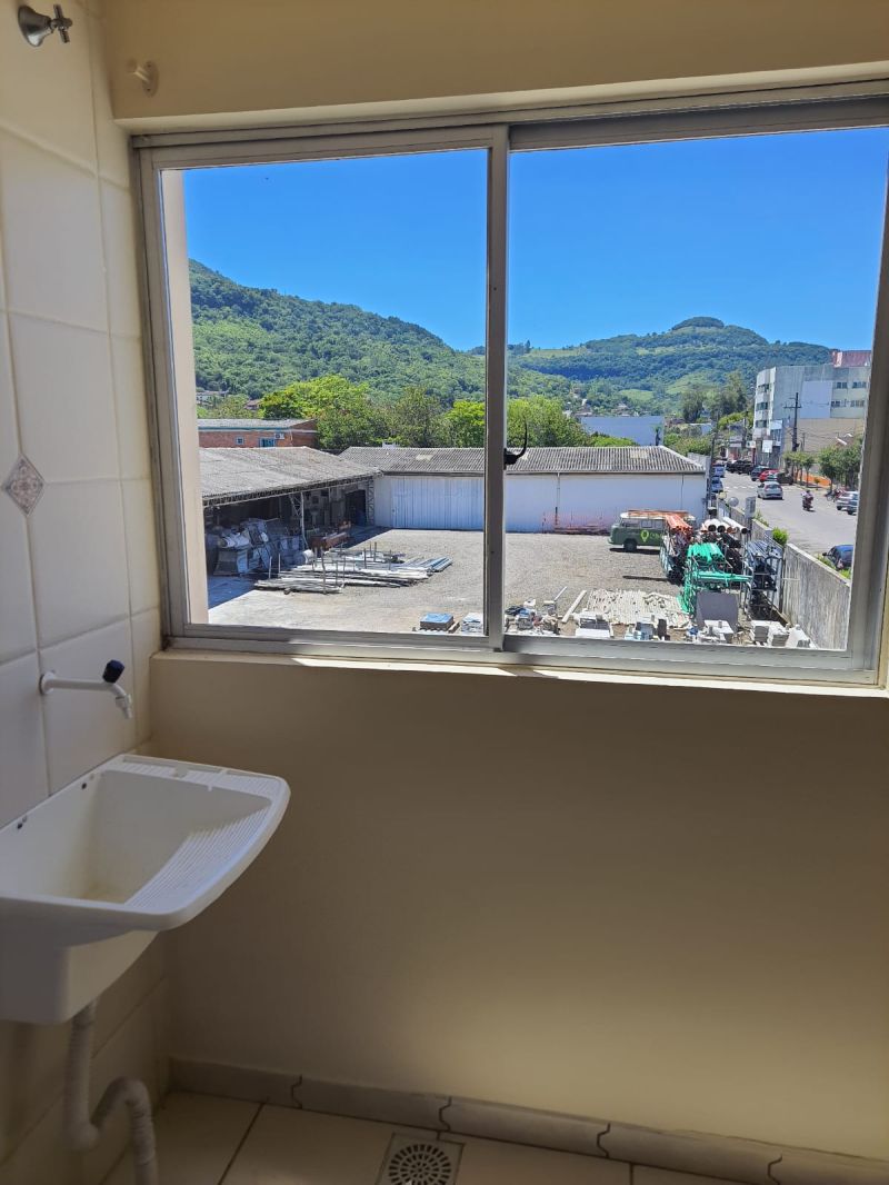 Apartamento com 2 quartos e 1 banheiro para alugar no bairro Centro, Igrejinha