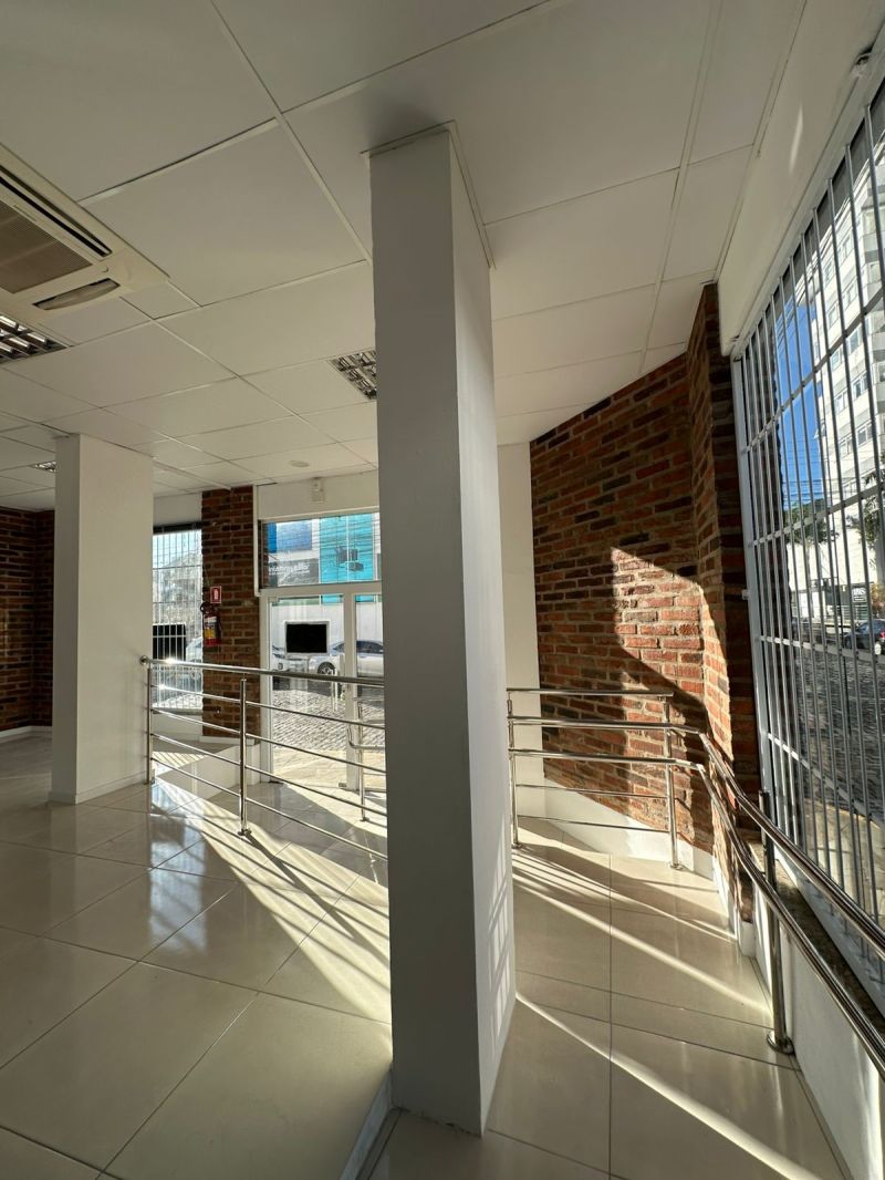 Sala com 1 banheiro para alugar no bairro Centro, Taquara