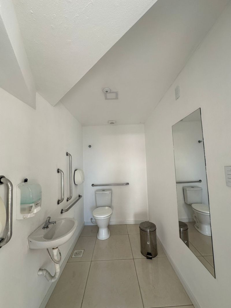 Sala com 1 banheiro para alugar no bairro Centro, Taquara