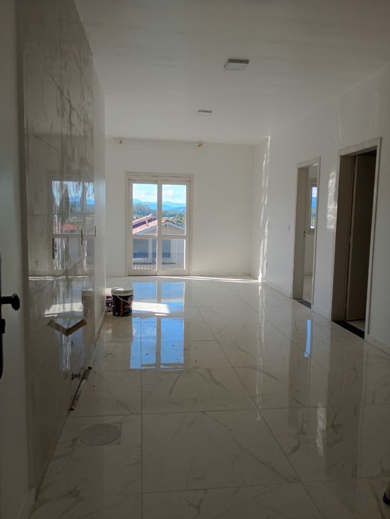 Apartamento com 2 quartos e 1 banheiro para alugar no bairro Planalto, Parobe