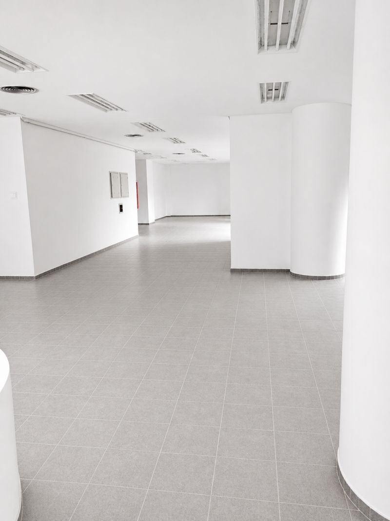 Prédio com 989m² para alugar no bairro Centro, Parobe