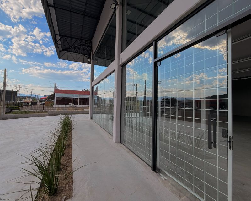 Prédio com 568m² para alugar no bairro Industrial, Igrejinha