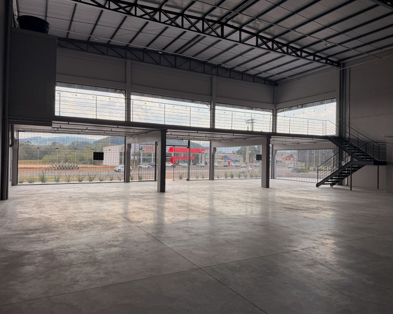 Prédio com 568m² para alugar no bairro Industrial, Igrejinha