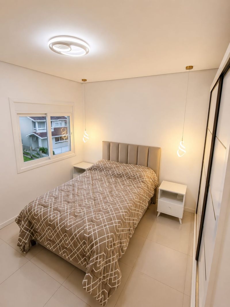Apartamento com 2 quartos, 1 banheiro e 146m² para alugar no bairro Centro, Parobe