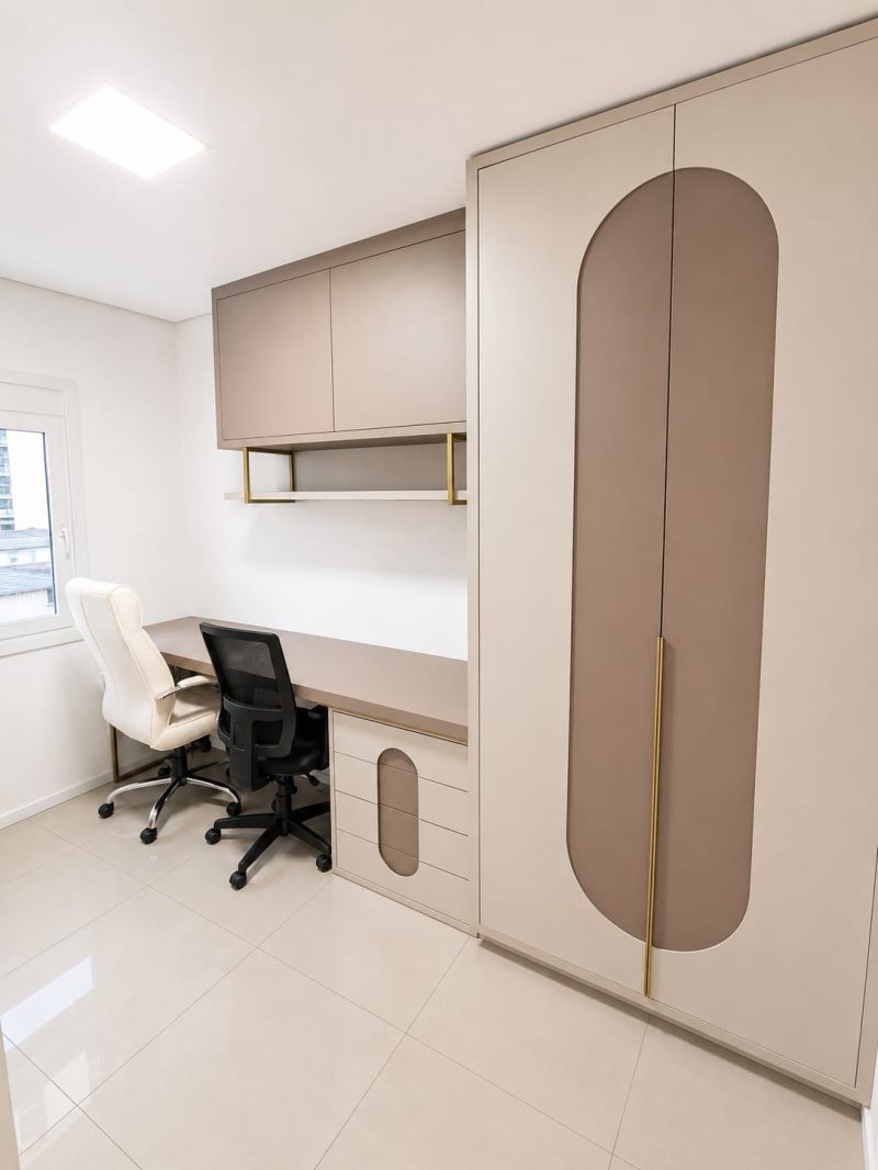 Apartamento com 2 quartos, 1 banheiro e 146m² para alugar no bairro Centro, Parobe