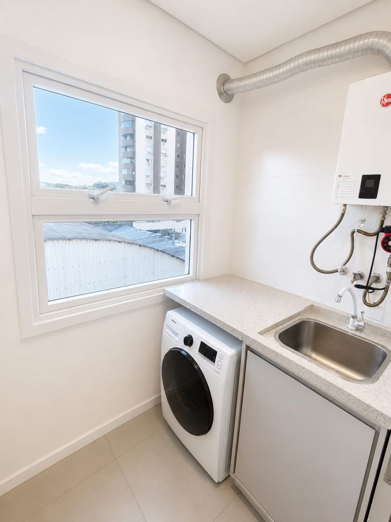 Apartamento com 2 quartos, 1 banheiro e 146m² para alugar no bairro Centro, Parobe