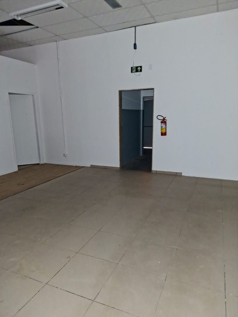Prédio com 4 banheiros e 900m² para alugar no bairro Centro, Igrejinha