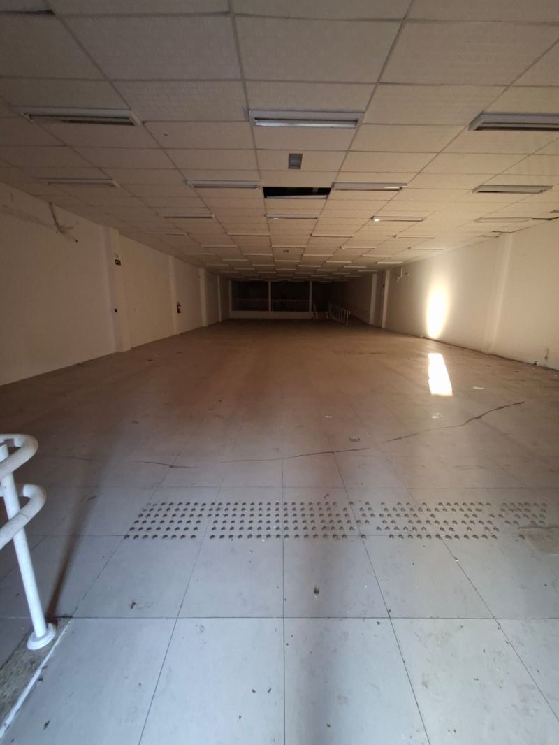 Prédio com 4 banheiros e 900m² para alugar no bairro Centro, Igrejinha
