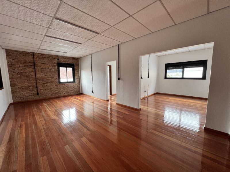 Sala com 70m² para alugar no bairro Centro, Taquara