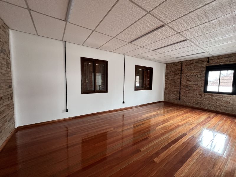 Sala com 70m² para alugar no bairro Centro, Taquara